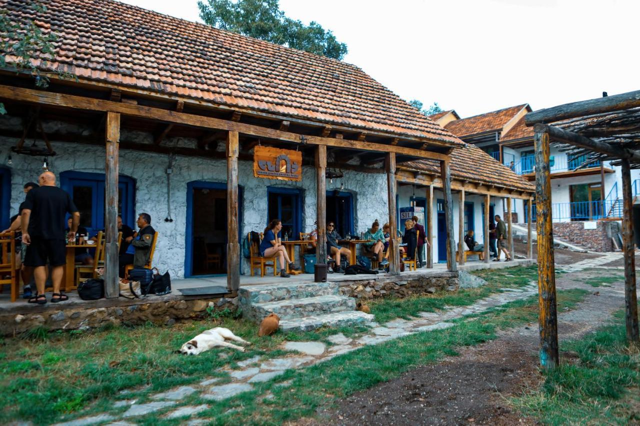 Hotel Arevi Gosh Bagian luar foto