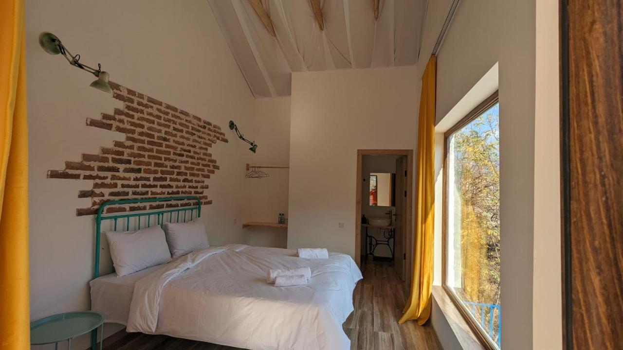 Hotel Arevi Gosh Bagian luar foto