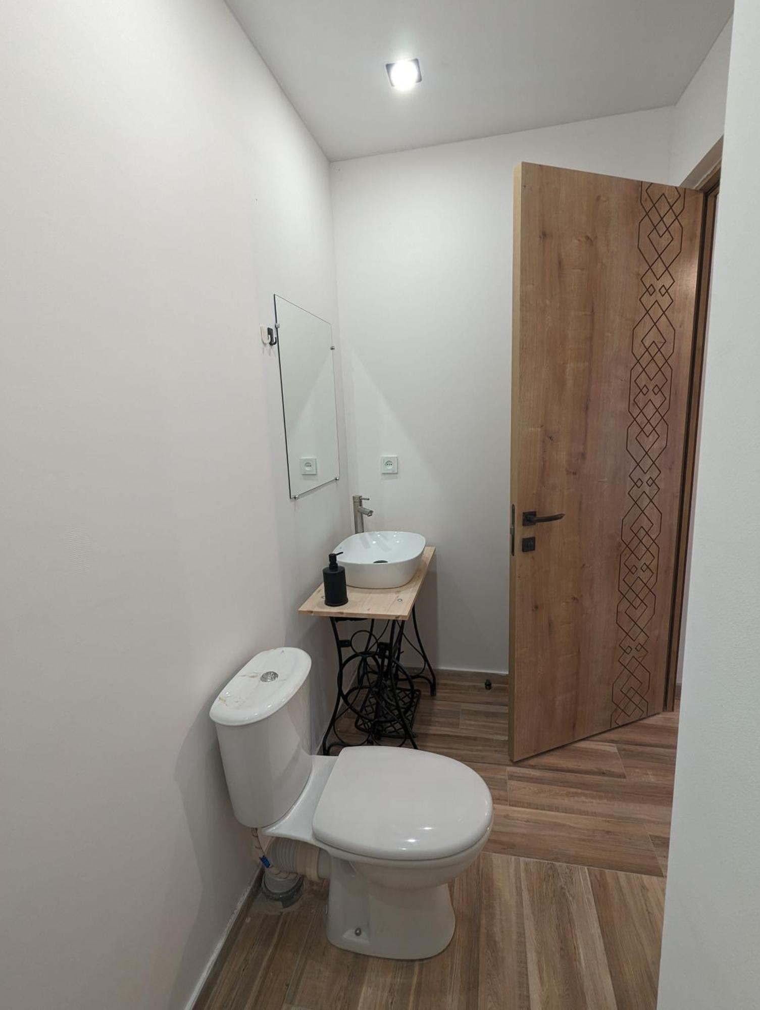 Hotel Arevi Gosh Bagian luar foto